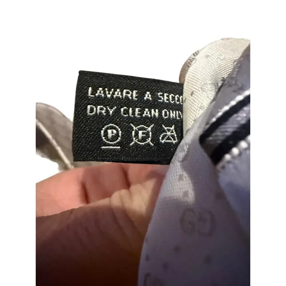 Gucci Silver GG Logo Silk Tie - Picture 10 of 10
